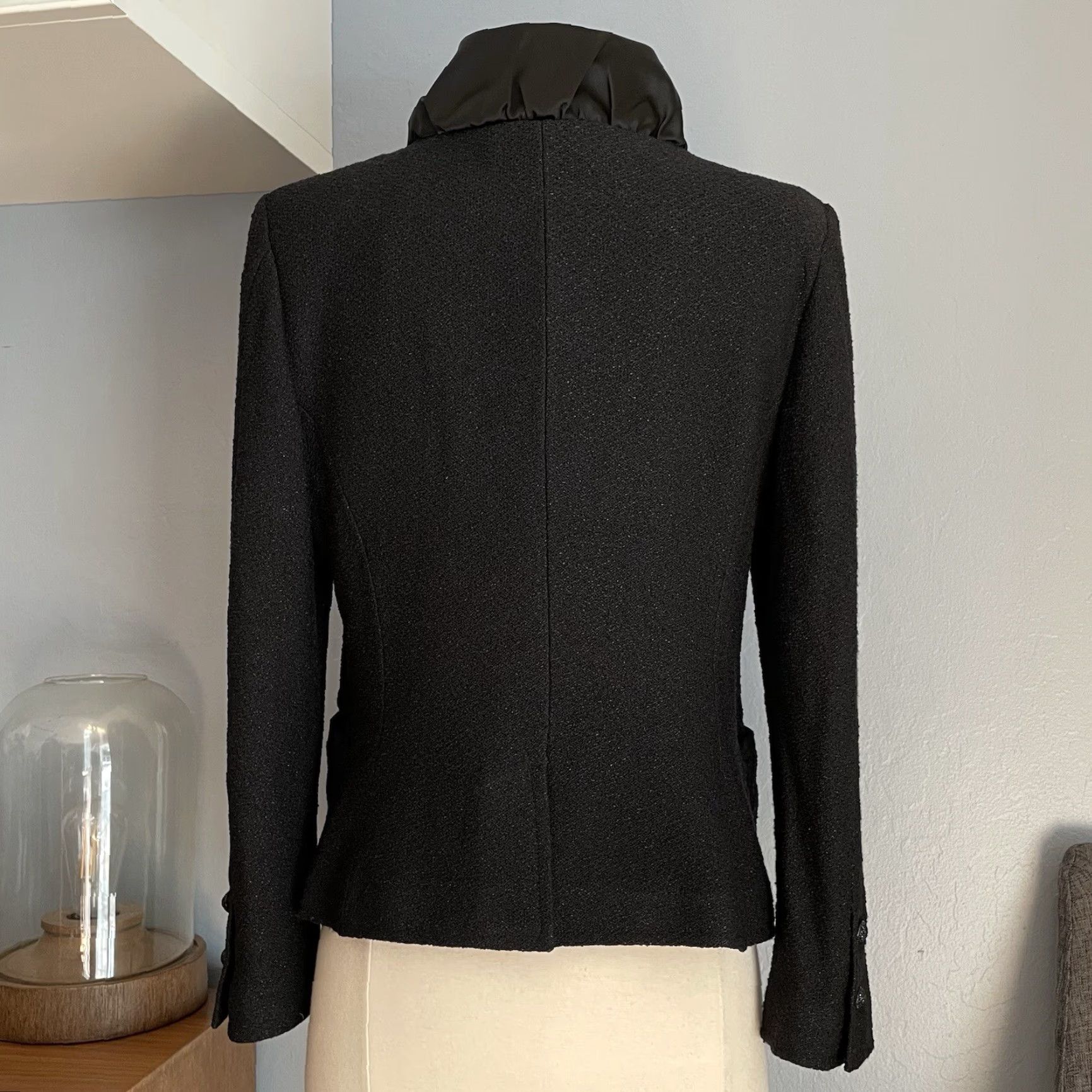 Vintage St John Jacket Black Metallic Tweed Satin Ruffle Collar Size 10 Womens Regular Button Front Pocketed Fashion Coat Opaque Wool Blend Size L / US 10 / IT 46 - 4 Thumbnail