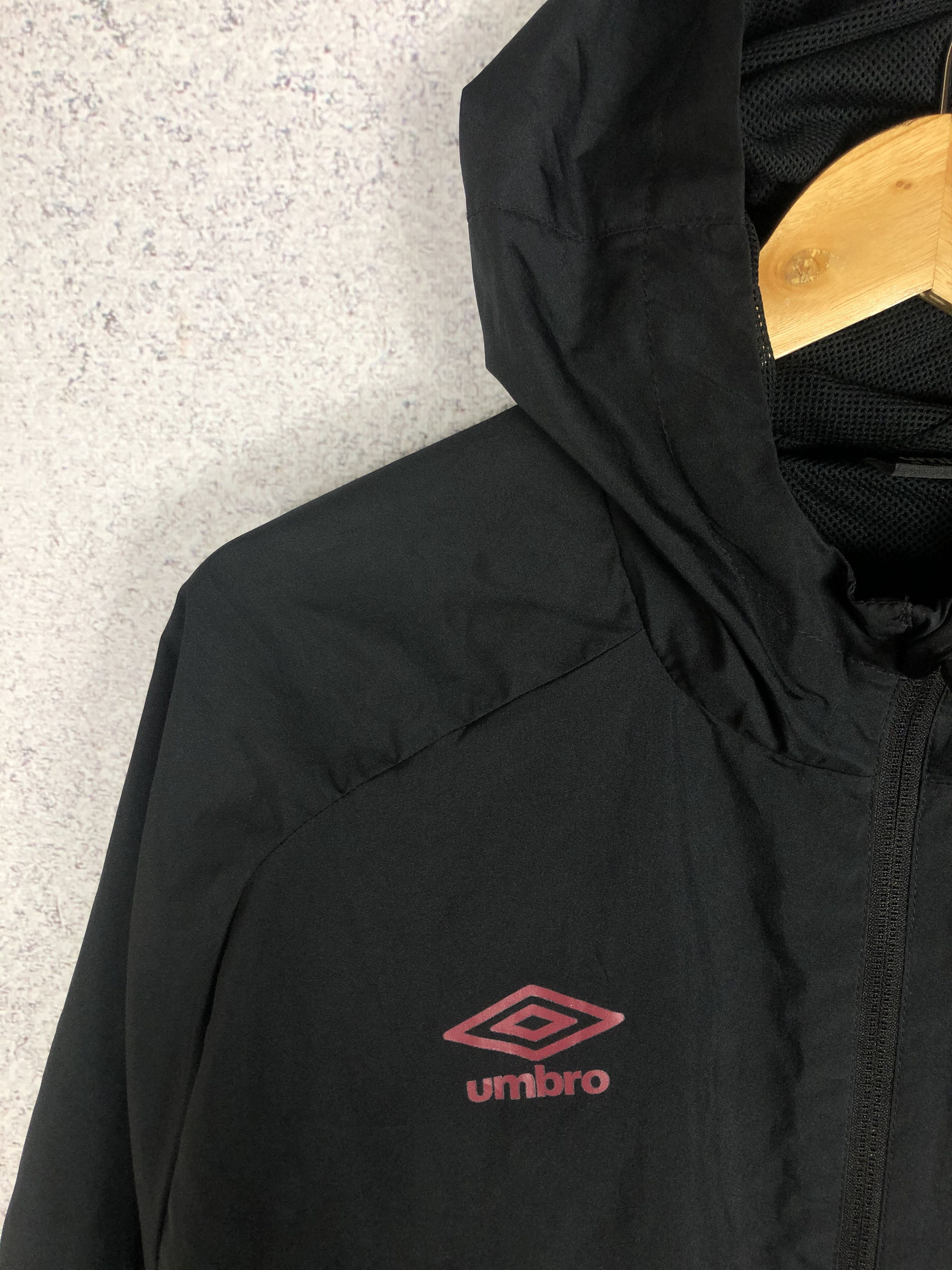 Umbro Vintage Umbro West Ham Soccer Light Jacket Football Kit Size US XXL / EU 58 / 5 - 2 Thumbnail