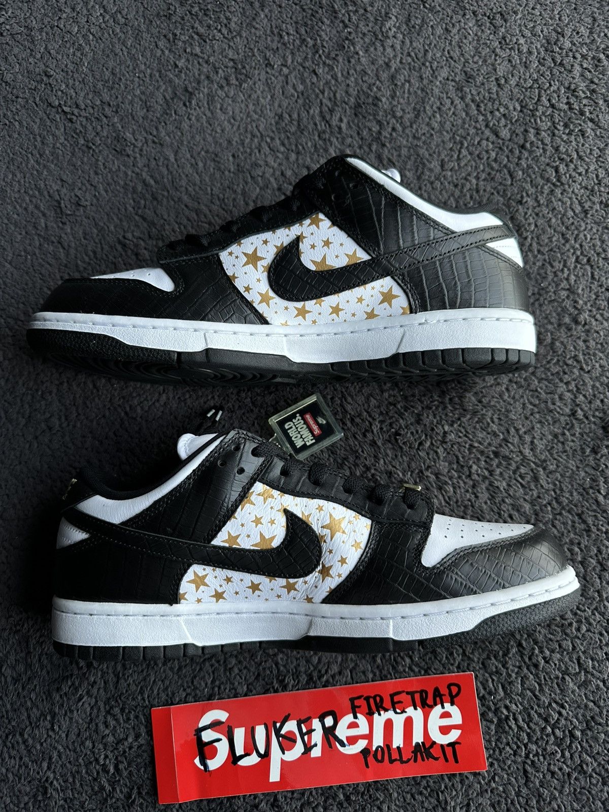 Nike × Supreme Nike SB Dunk Low Supreme Stars Black (2021) Size US 10 / EU 43 - 4 Thumbnail