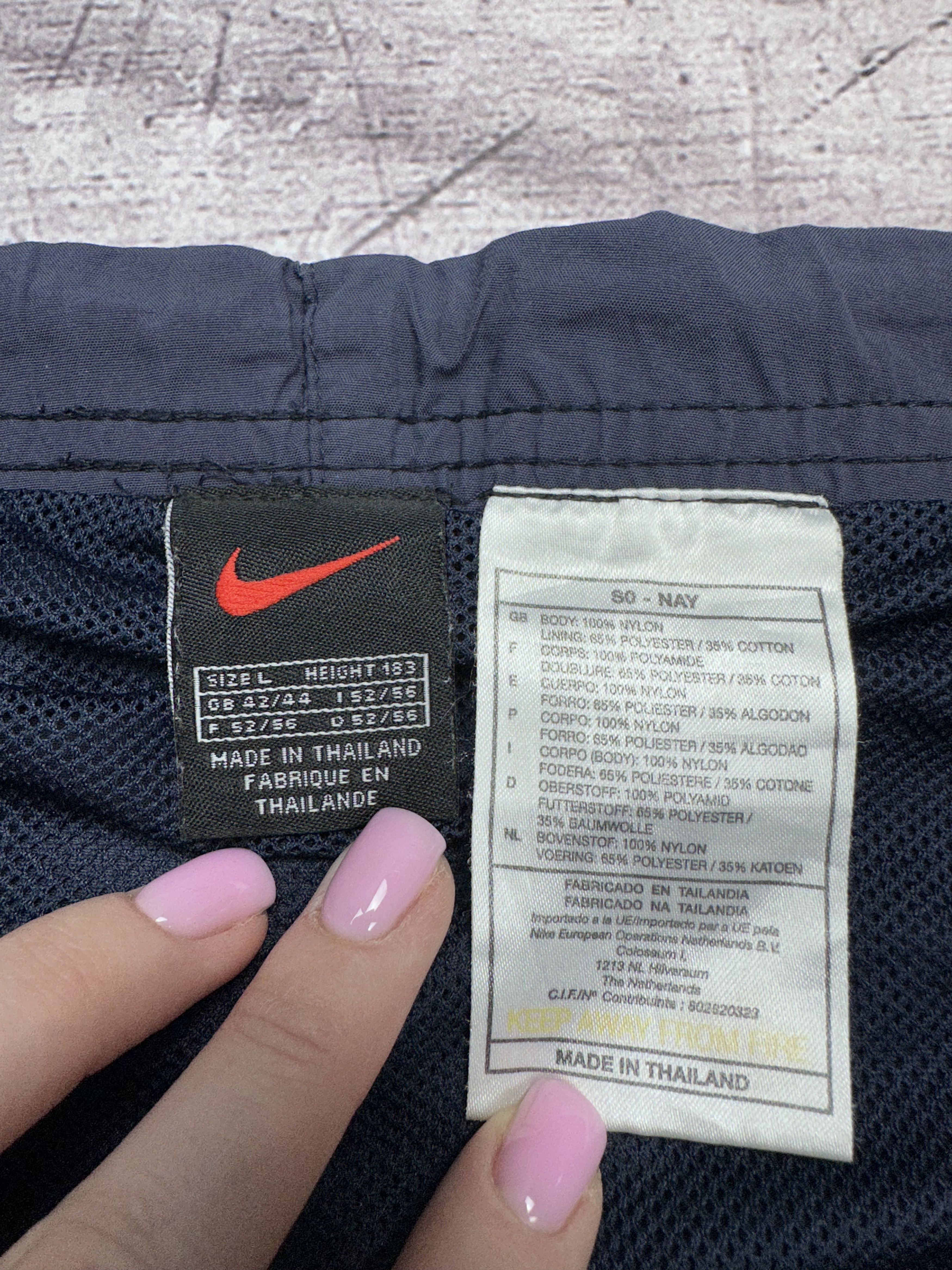 Nike Nike 90s Vintage Mens Nylon Shorts Size US 34 / EU 50 - 5 Thumbnail