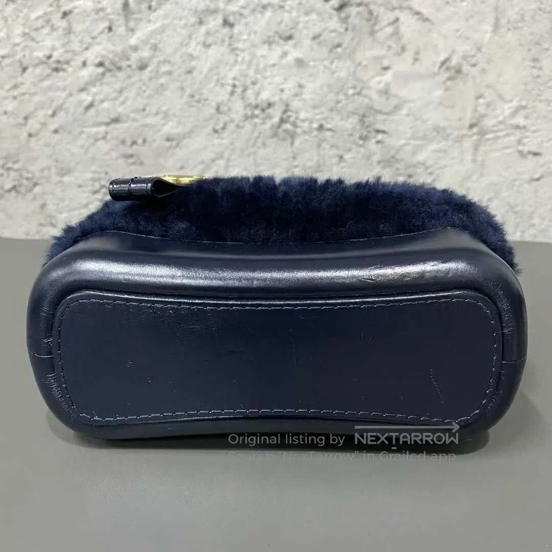 Chanel Chanel Blue Fur Shoulder Bag. Size ONE SIZE - 5 Thumbnail