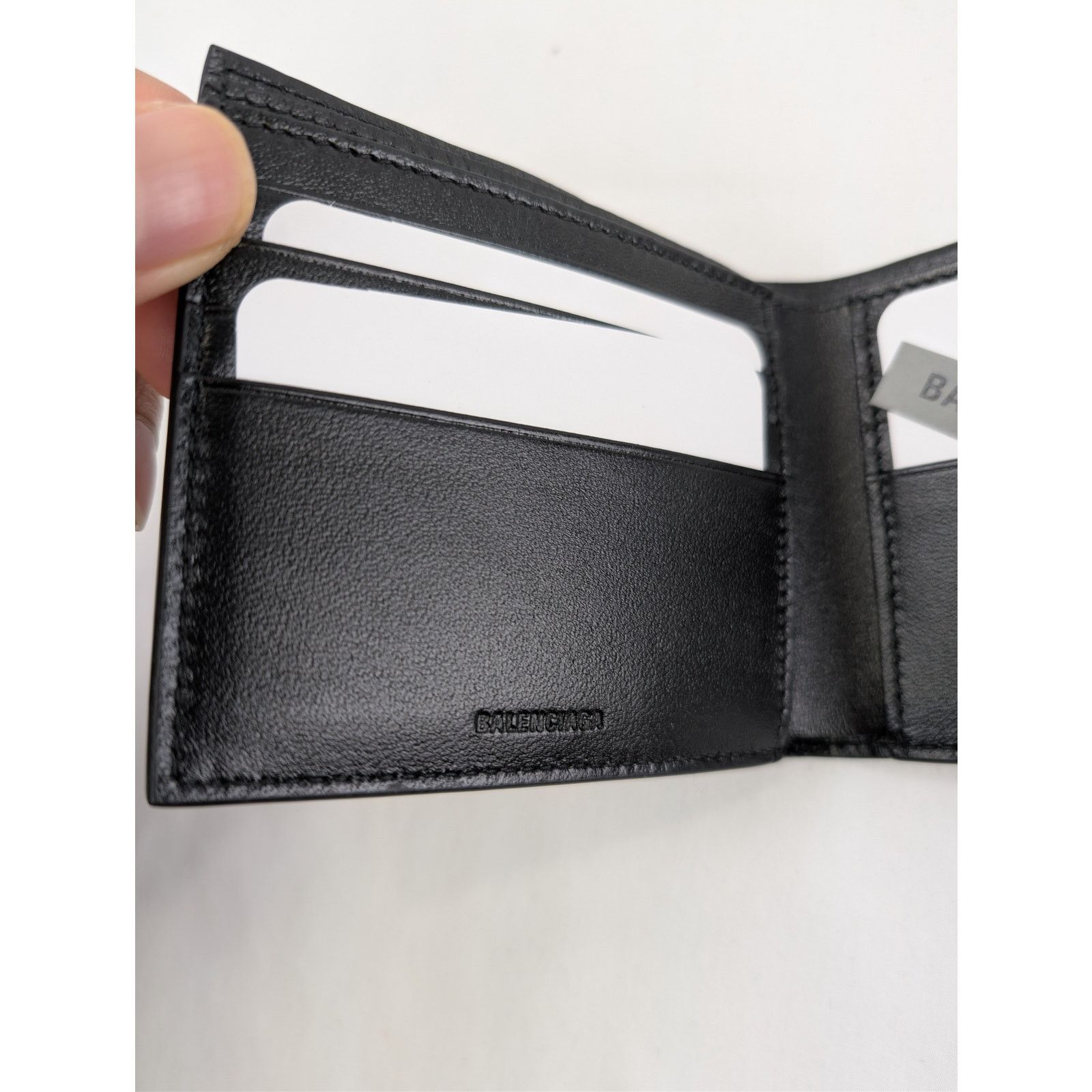 Balenciaga o1rshd1 Size: OS / Men's Wallet in Black Size ONE SIZE - 4 Thumbnail
