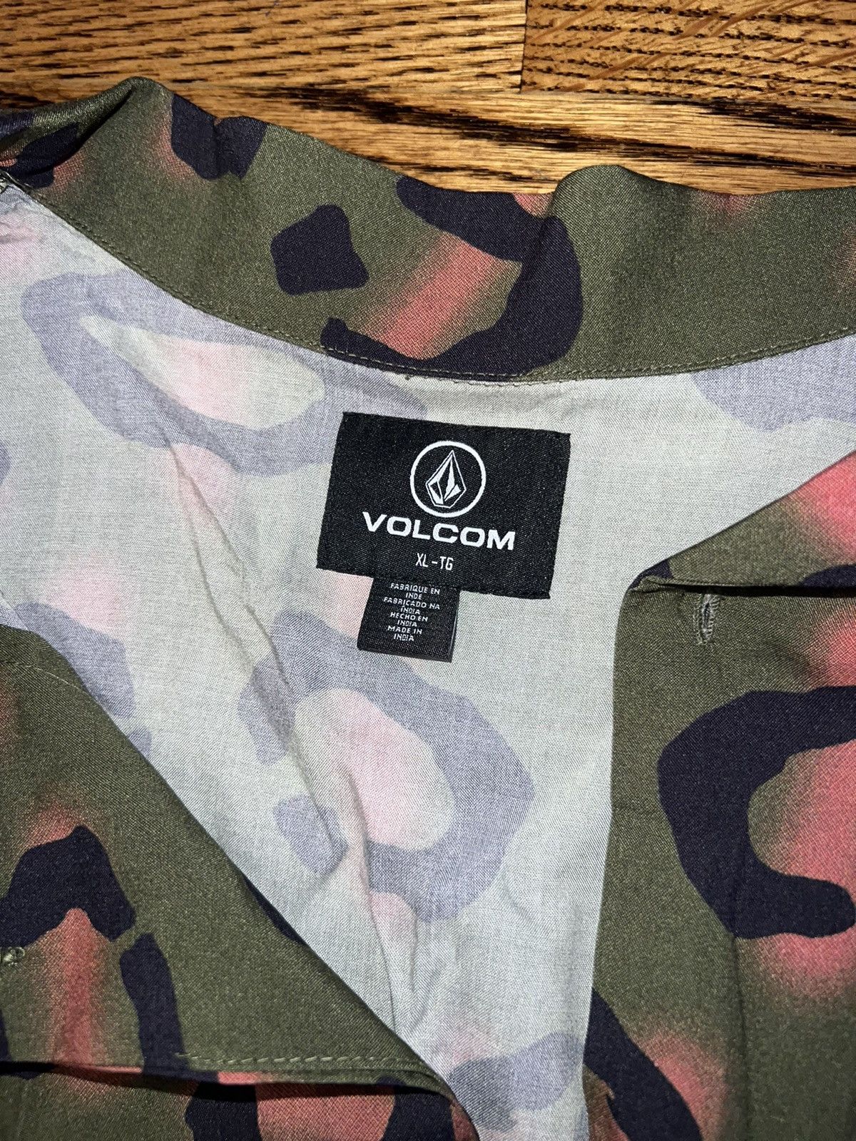 Volcom Volcom button up shirt men’s XL NWT Size US XL / EU 56 / 4 - 3 Thumbnail