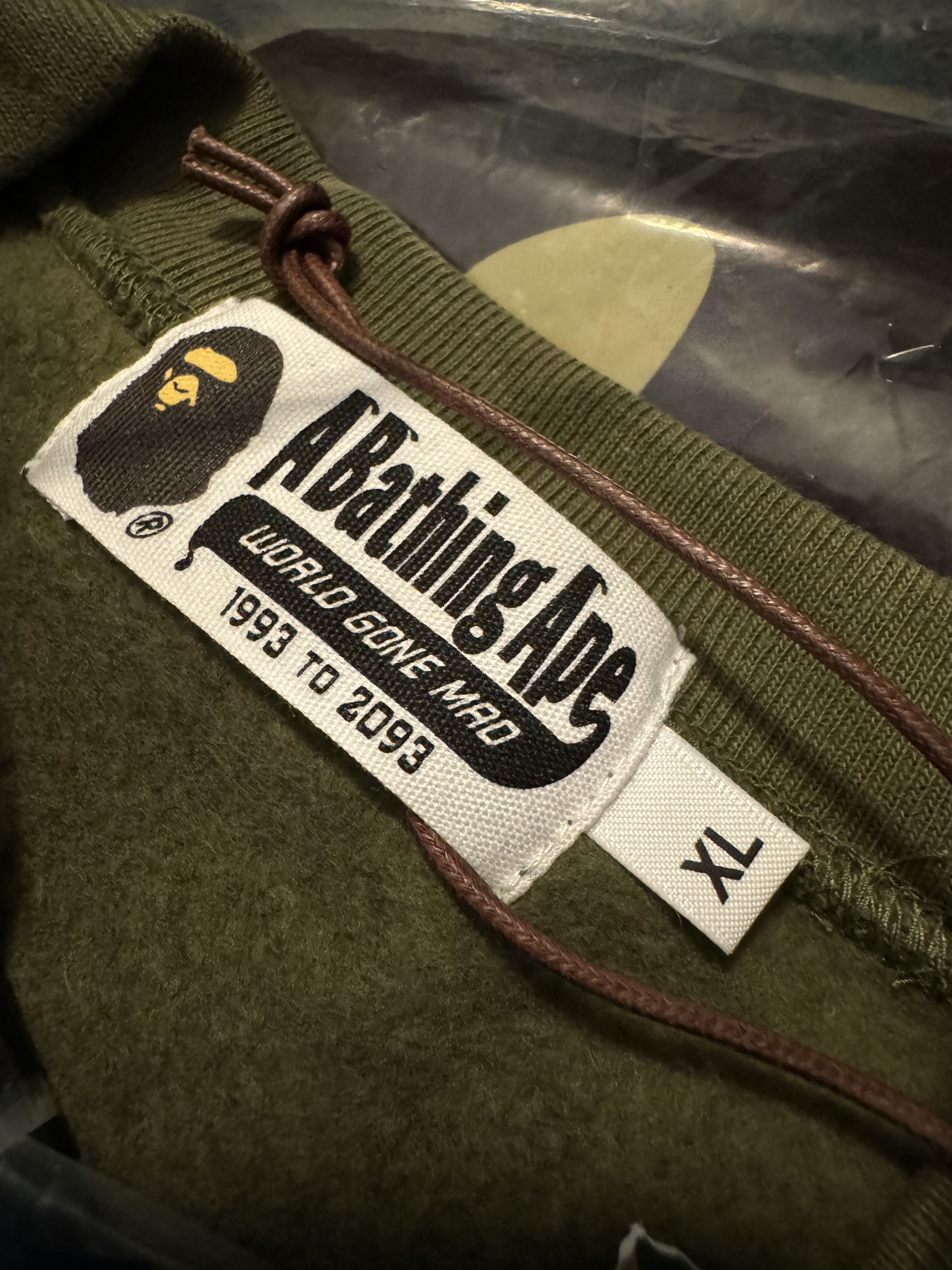 Bape 1st Camo One Point Crewneck Size US XL / EU 56 / 4 - 5 Thumbnail