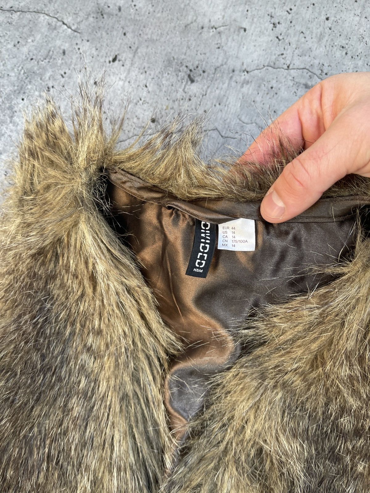 Japanese Brand × Vintage Vintage Y2K Faux Fur vest Japanese streetwear style size XL Size XL / US 12-14 / IT 48-50 - 3 Thumbnail