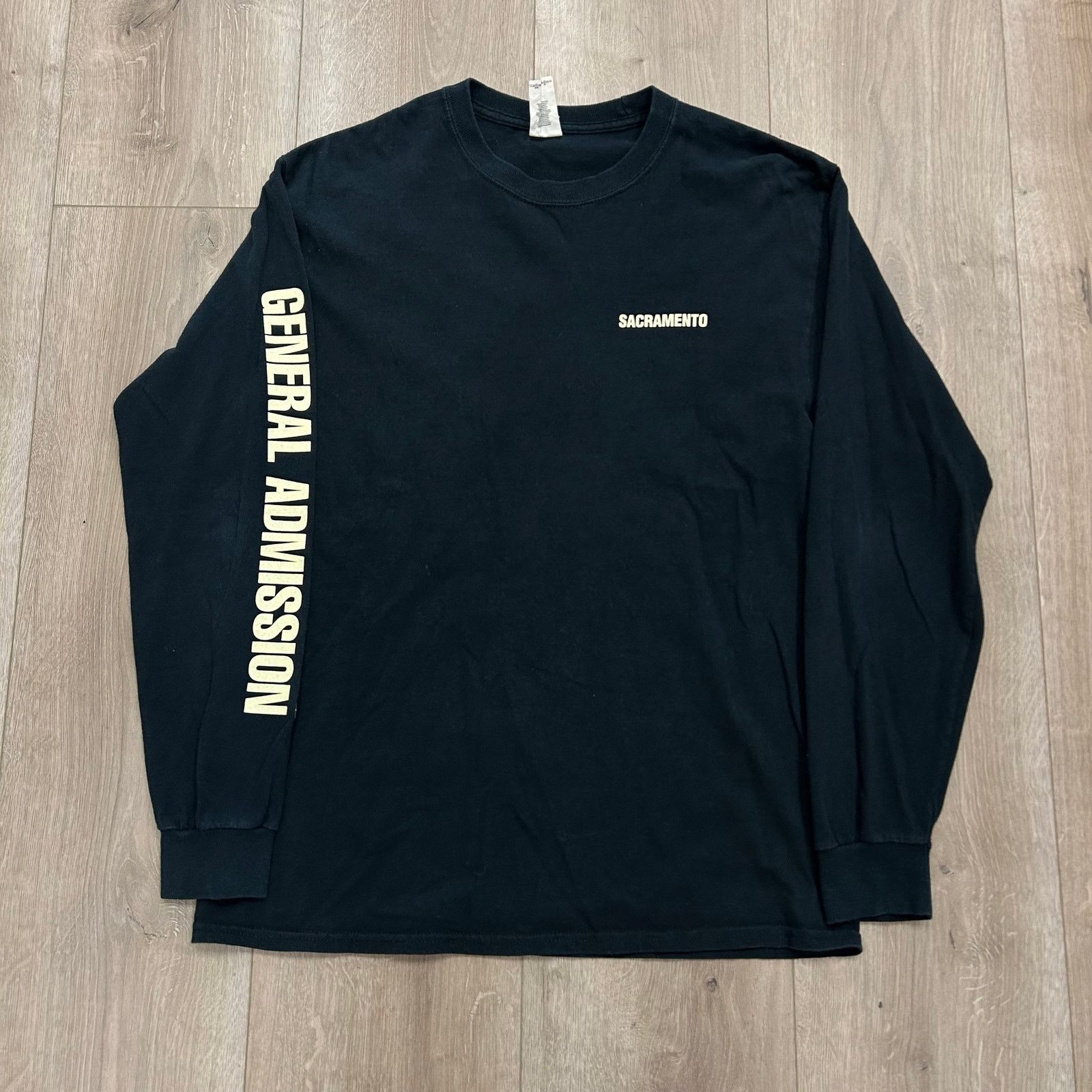 Vintage Kanye West Saint Pablo Wolves long sleeve shirt size Medium Size US M / EU 48-50 / 2 - 4 Thumbnail