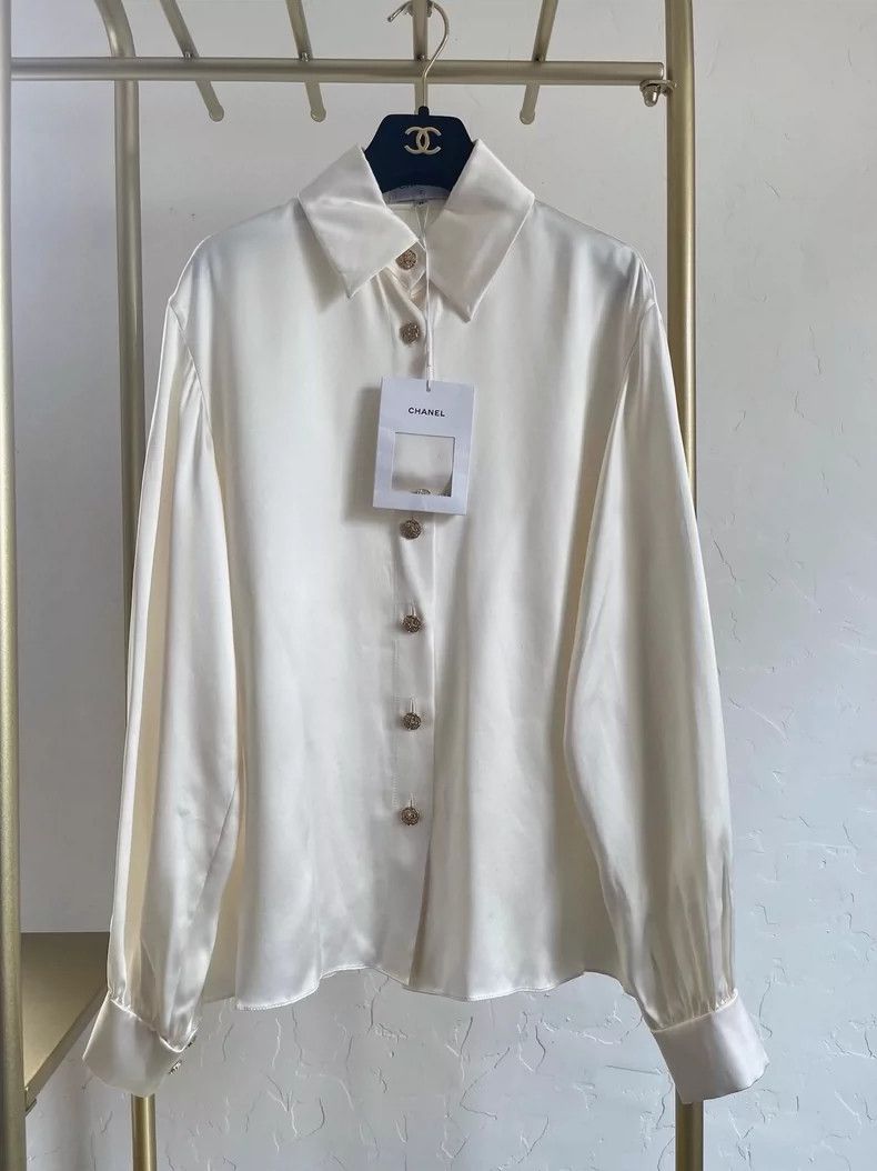 Chanel Chanel Silk white gold shirt Size XS / US 0-2 / IT 36-38 - 1 Thumbnail