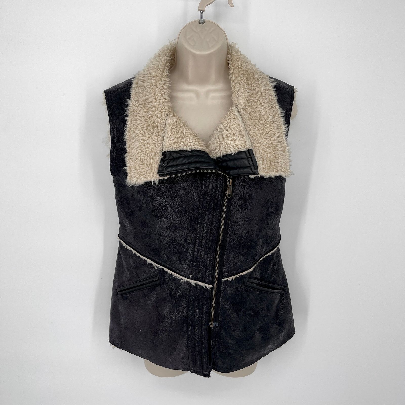 QUINTESSA FAUX SUEDE SHERPA VEST