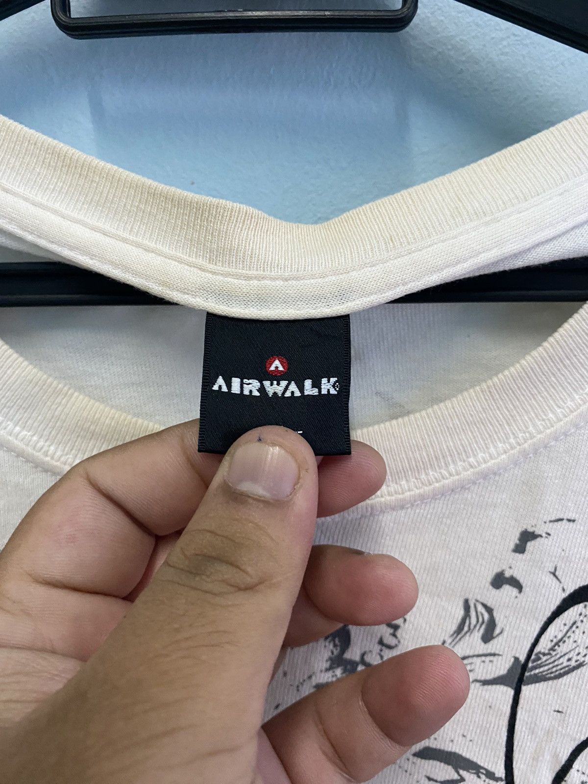 Airwalk × Japanese Brand Crazy Design Front And Backhit Airwalk Longsleeve🚀 Size US XL / EU 56 / 4 - 5 Thumbnail