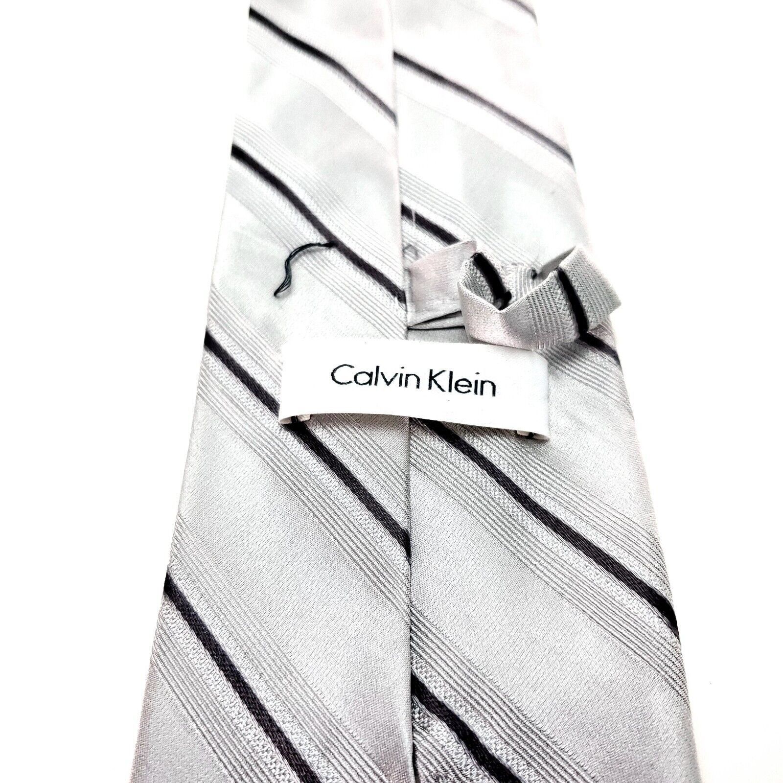 Calvin Klein Calvin Klein Silk Tie Woven Silver Striped Size ONE SIZE - 3 Thumbnail
