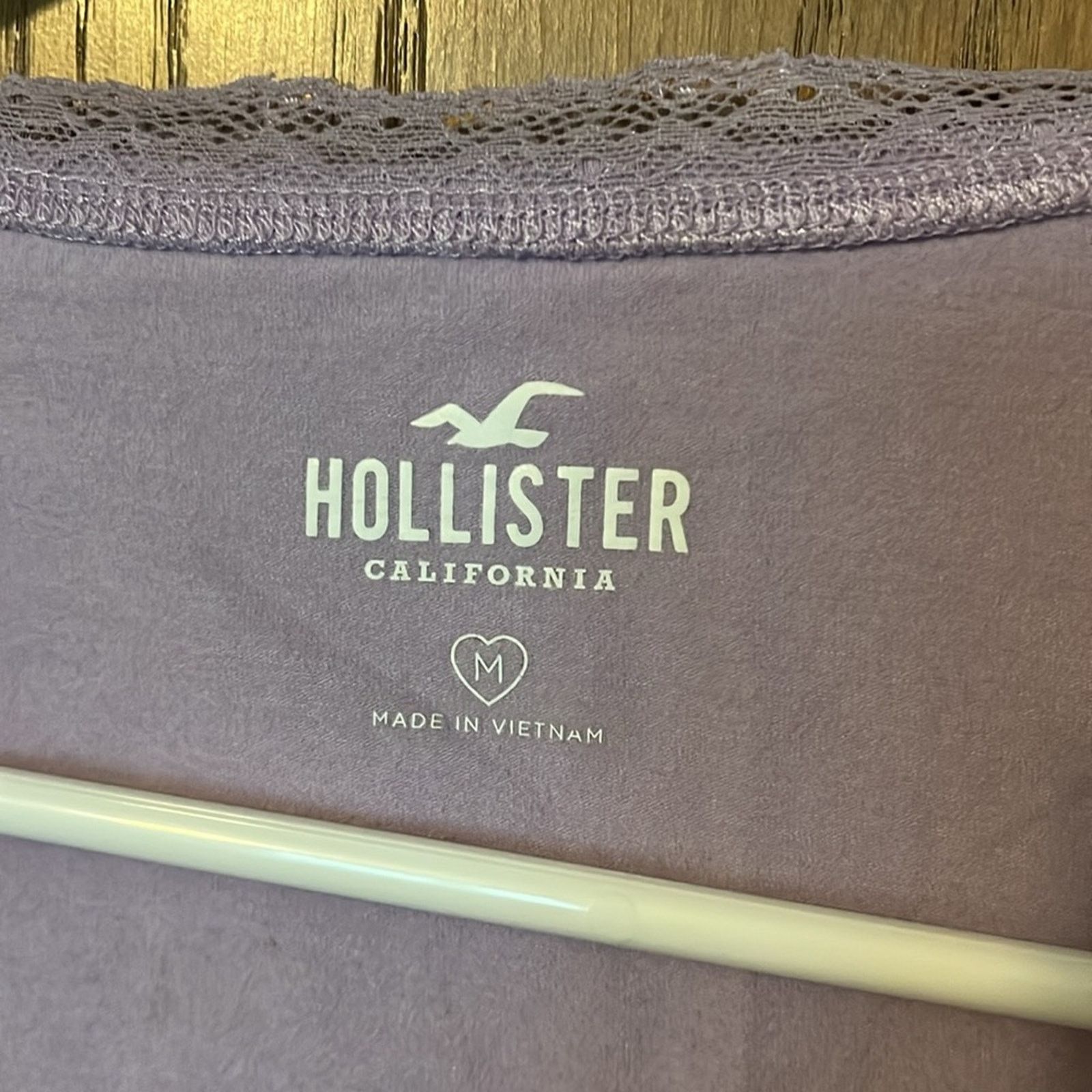Hollister Hollister Lavender Baby Tee with lace size medium Size M / US 6-8 / IT 42-44 - 2 Thumbnail