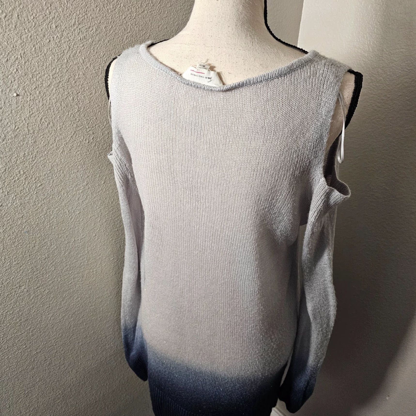 Vince Camuto Vince Camuto Sweatshirt Blue Shades Colorblock Long Sleeve Cold Shoulder Medium M Womens Pullover Casual Activewear Size M / US 6-8 / IT 42-44 - 4 Thumbnail