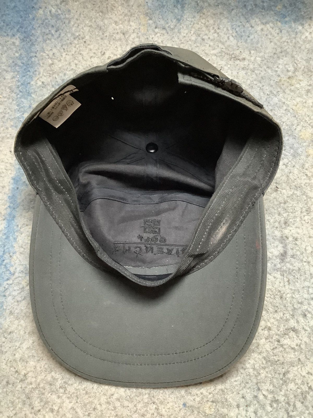 Givenchy Sunfaded Givency Golf Hat Size ONE SIZE - 9 Thumbnail