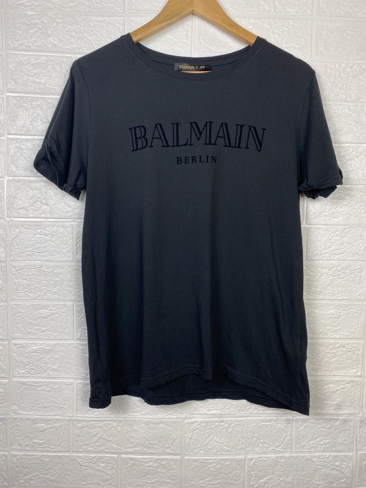 Balmain × H&M Balmain x H&M vintage t-shirt big logo womens Size L Size L / US 10 / IT 46 - 4 Thumbnail