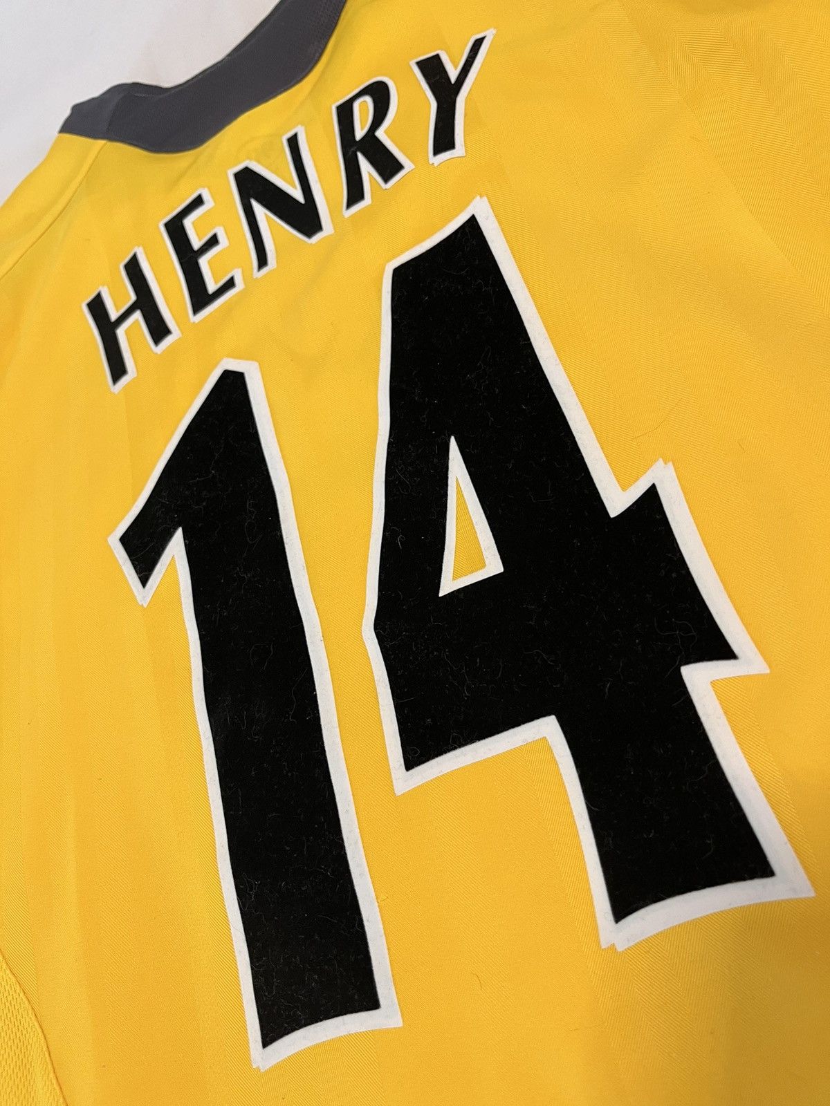 Nike Arsenal Jersey Away 2006 Henry Size US S / EU 44-46 / 1 - 10 Thumbnail