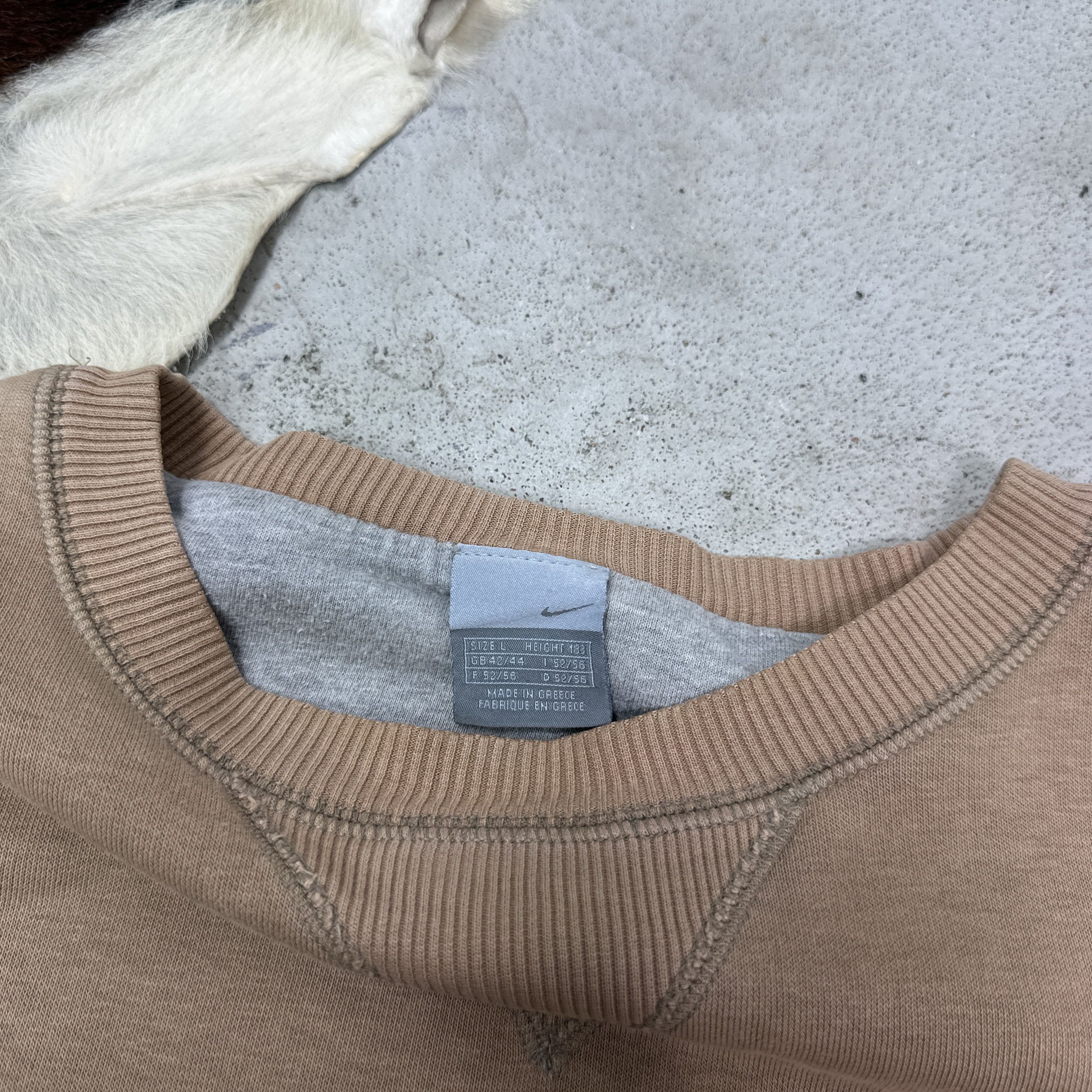 Nike Vintage Streetwear Sporty Boxy Nike Sweatshirt Y2K Size US L / EU 52-54 / 3 - 4 Thumbnail