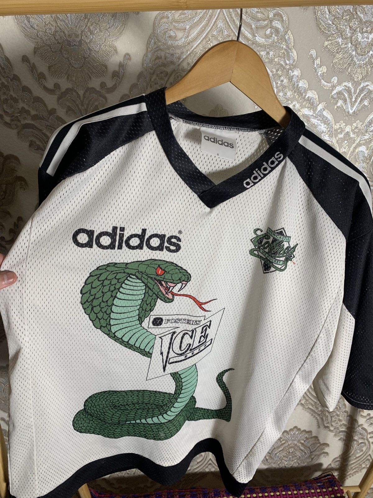 Adidas VINTAGE ADIDAS NEW CASTLE RETRO HOCKEY JERSEY BLOKE Y2K 90s Size US S / EU 44-46 / 1 - 2 Thumbnail