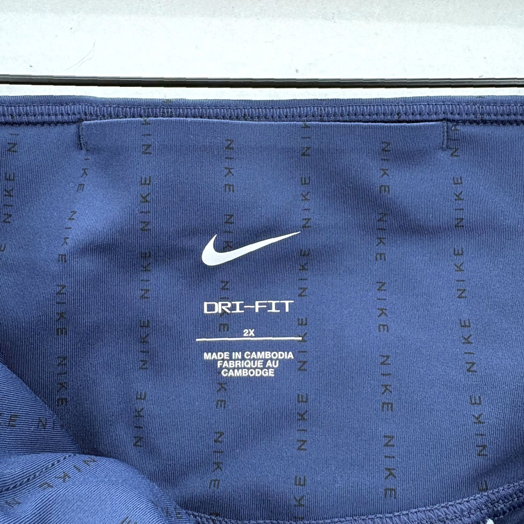 Nike VINTAGE Nike One Luxe Leggings Womens 2X Blue Dri-FIT Plus Mid Rise 7/8 Training Gym Size 40" / US 18 - 6 Thumbnail