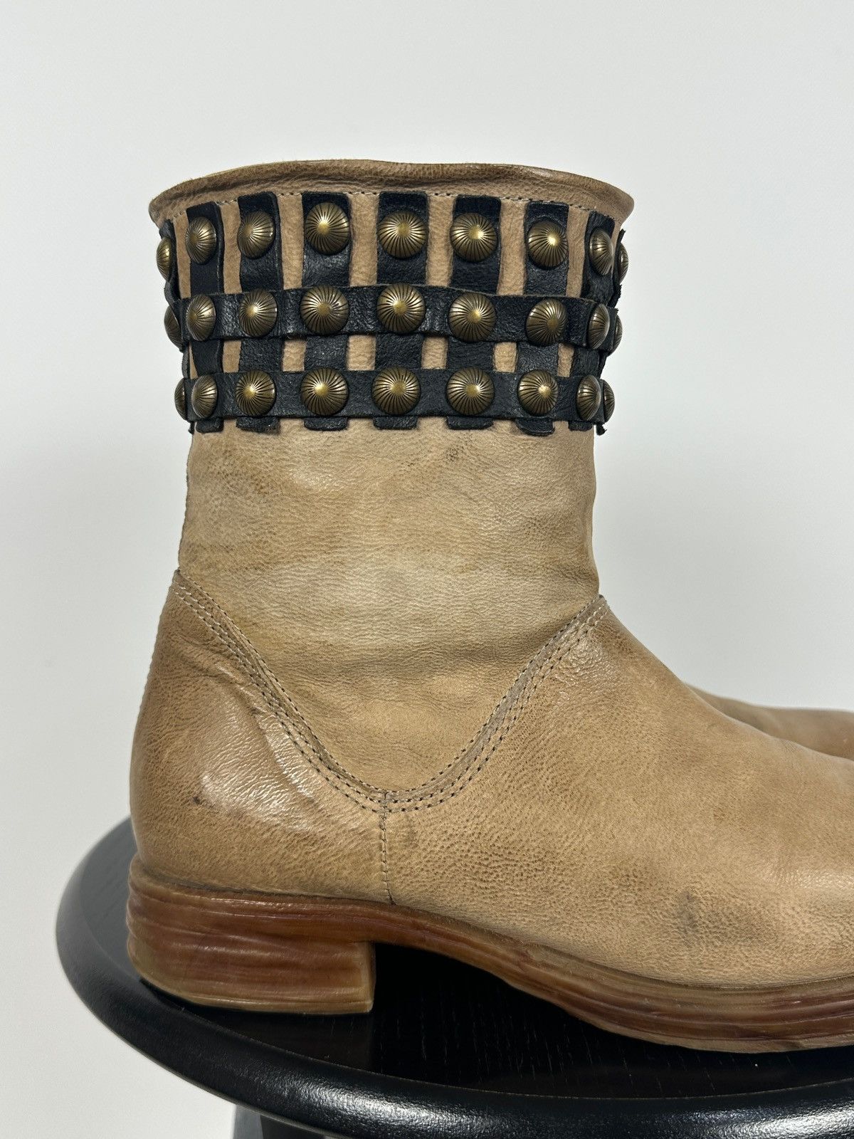 A.S.98 A.S.98. Airstep Beige Leather Studded Biker Ankle Boots Size US 7 / IT 37 - 15 Thumbnail