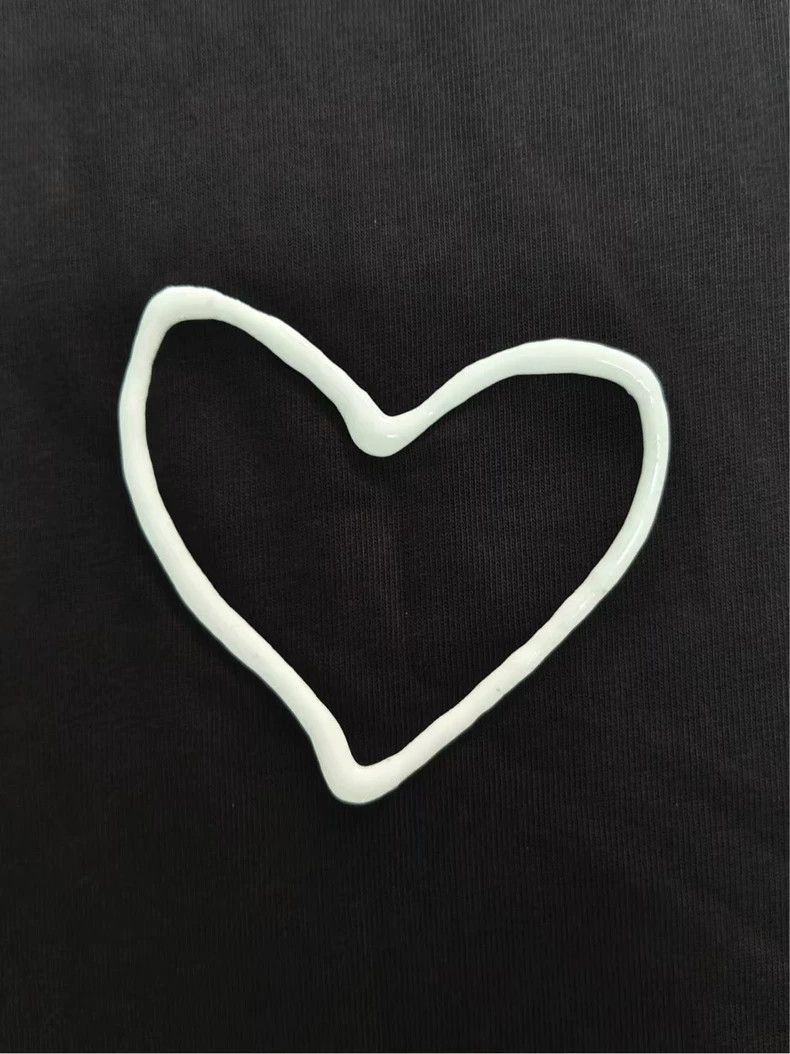 Balenciaga Balenciaga Balenciaga Heart Embossed Short Sleeve Tee-2506 Size US L / EU 52-54 / 3 - 3 Thumbnail