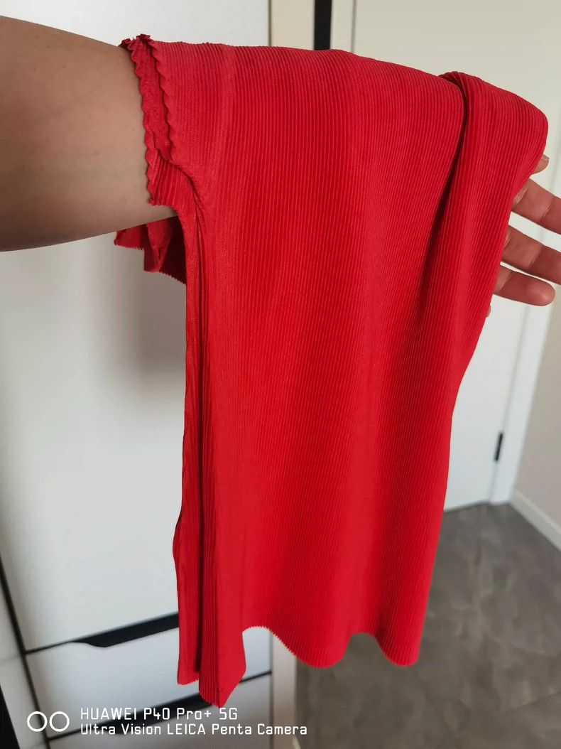 Issey Miyake issey miyake size：3 Red short sleeves 2506-Nextarrow Size XXS / US 00 / IT 34 - 2 Thumbnail