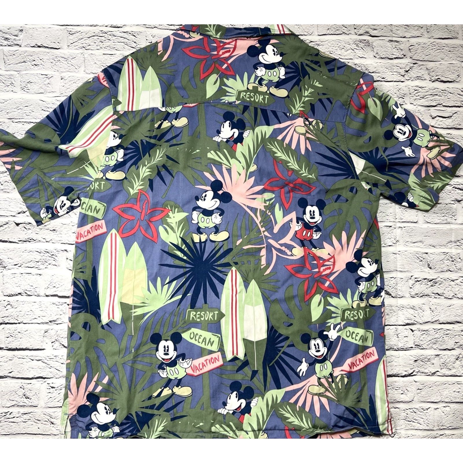 Disney Disney Disney Vacation Resort Floral Mickey Print Hawaiian Camp Shirt M Size US M / EU 48-50 / 2 - 4 Thumbnail