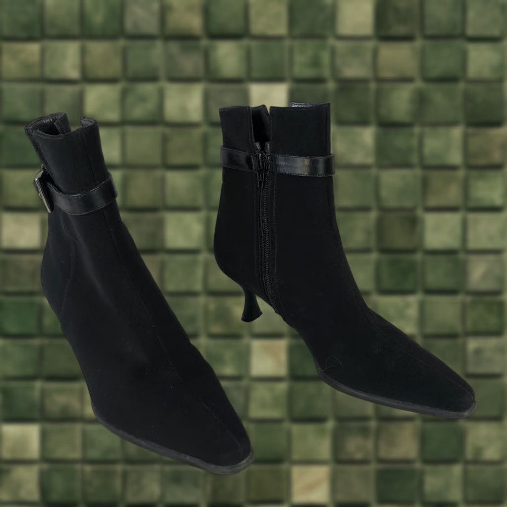 Stuart Weitzman Stuart Weitzman Boots Womens Size 5 Black Gore-Tex Ankle Kitten Heel Pointed Toe Size US 5 / IT 35 - 1 Thumbnail