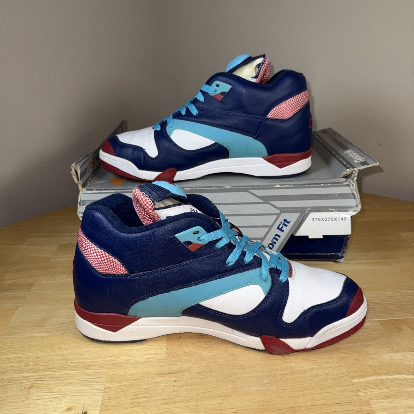 Reebok MENS 12 Reebok Court Victory Pump Pro Navy With OG BOX Size US 12 / EU 45 - 2 Thumbnail