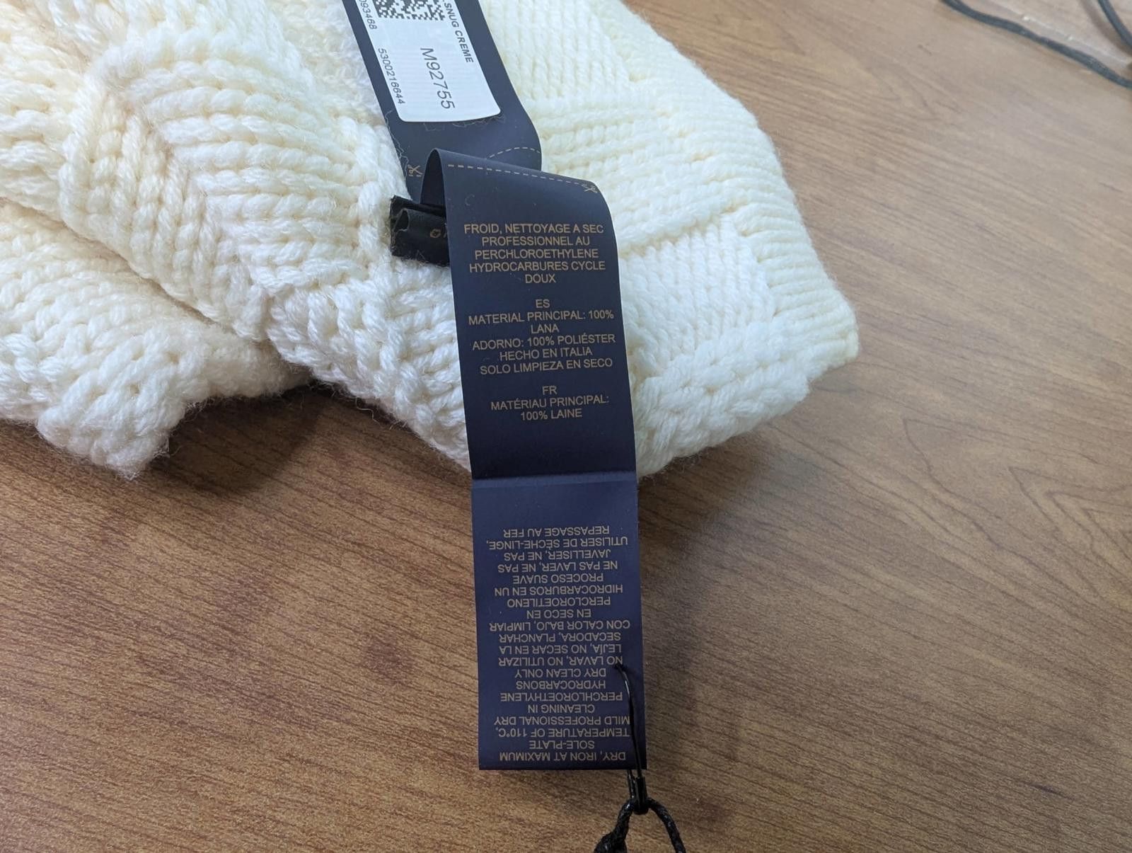 Louis Vuitton Louis Vuitton Damier Snug Cream Scarf Size ONE SIZE - 4 Thumbnail