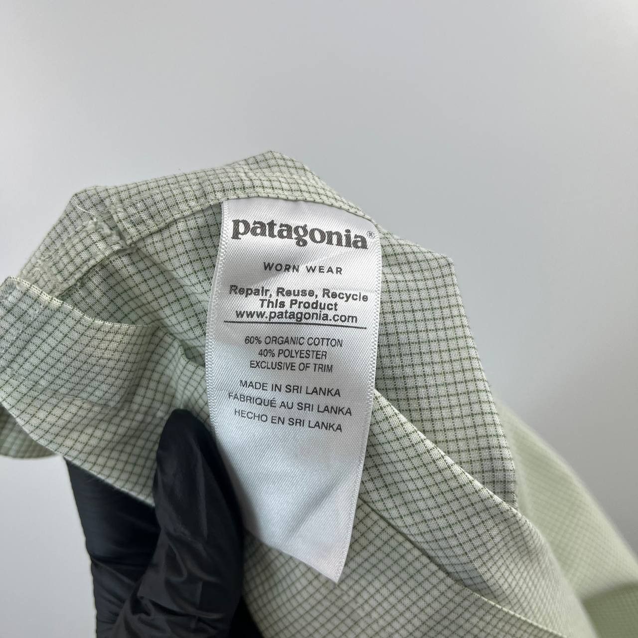 Patagonia Patagonia Long Sleeve Button Shirt Lightweight Hiking Size L Size US L / EU 52-54 / 3 - 4 Thumbnail