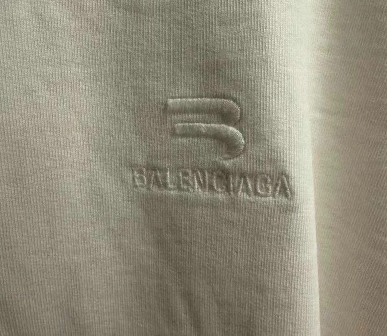 Balenciaga Balenciaga Hoodie with small logo and double hook Size US XL / EU 56 / 4 - 2 Thumbnail