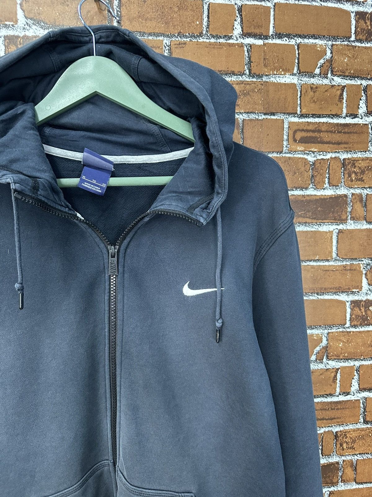 Nike Nike Small Swoosh Sun Faded Zipper Y2k Hoodie Z315 Size US L / EU 52-54 / 3 - 2 Thumbnail