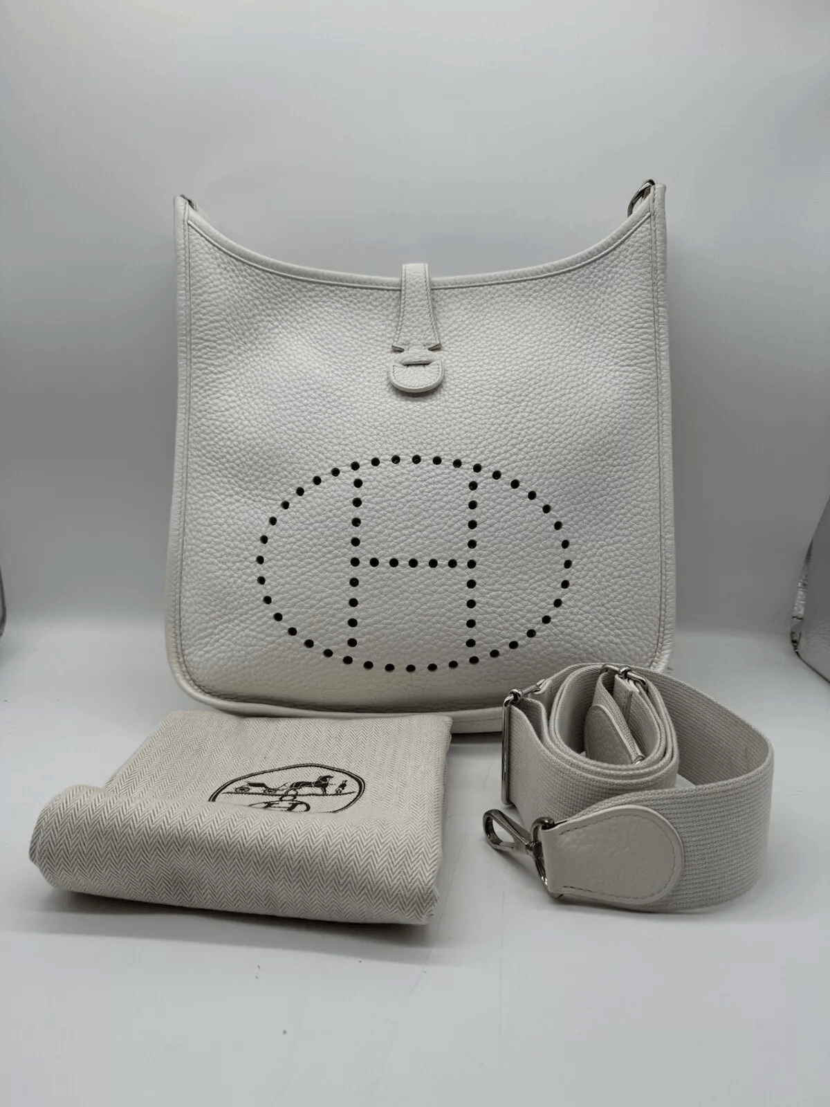Hermes Hermes Evelyne iii 3PM Clemence Leather White Size ONE SIZE - 1 Thumbnail