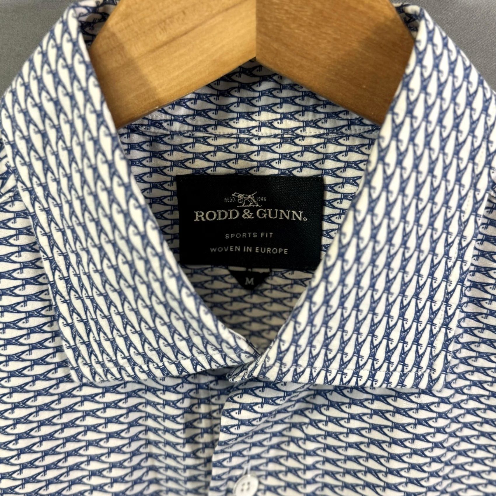 Rodd & Gunn Rodd & Gunn Shirt Mens M White Blue Fish Print Short Sleeve Sports Fit Size US M / EU 48-50 / 2 - 3 Thumbnail