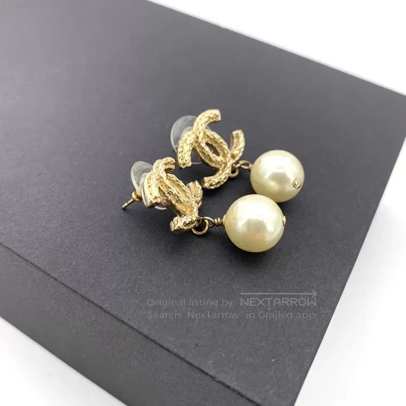 Chanel Chanel Gold double C pearl pendant earrings Size ONE SIZE - 3 Thumbnail