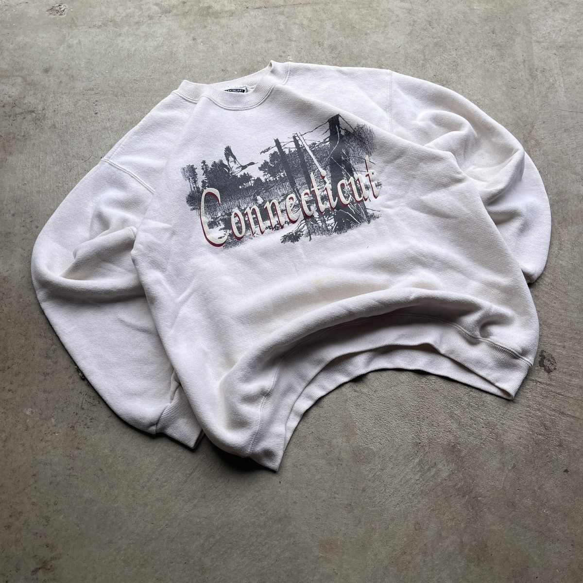 Lee × Vintage Vintage 90’s Made In USA Connecticut Beige Sweatshirt Size US L / EU 52-54 / 3 - 2 Thumbnail