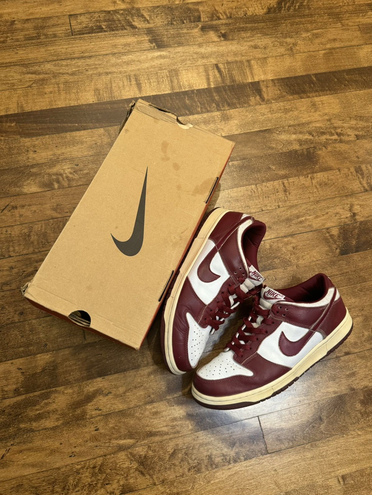 Vintage Vintage 1999 Nike Dunk Low White Team Red 9 Size US 9 / EU 42 - 2 Thumbnail