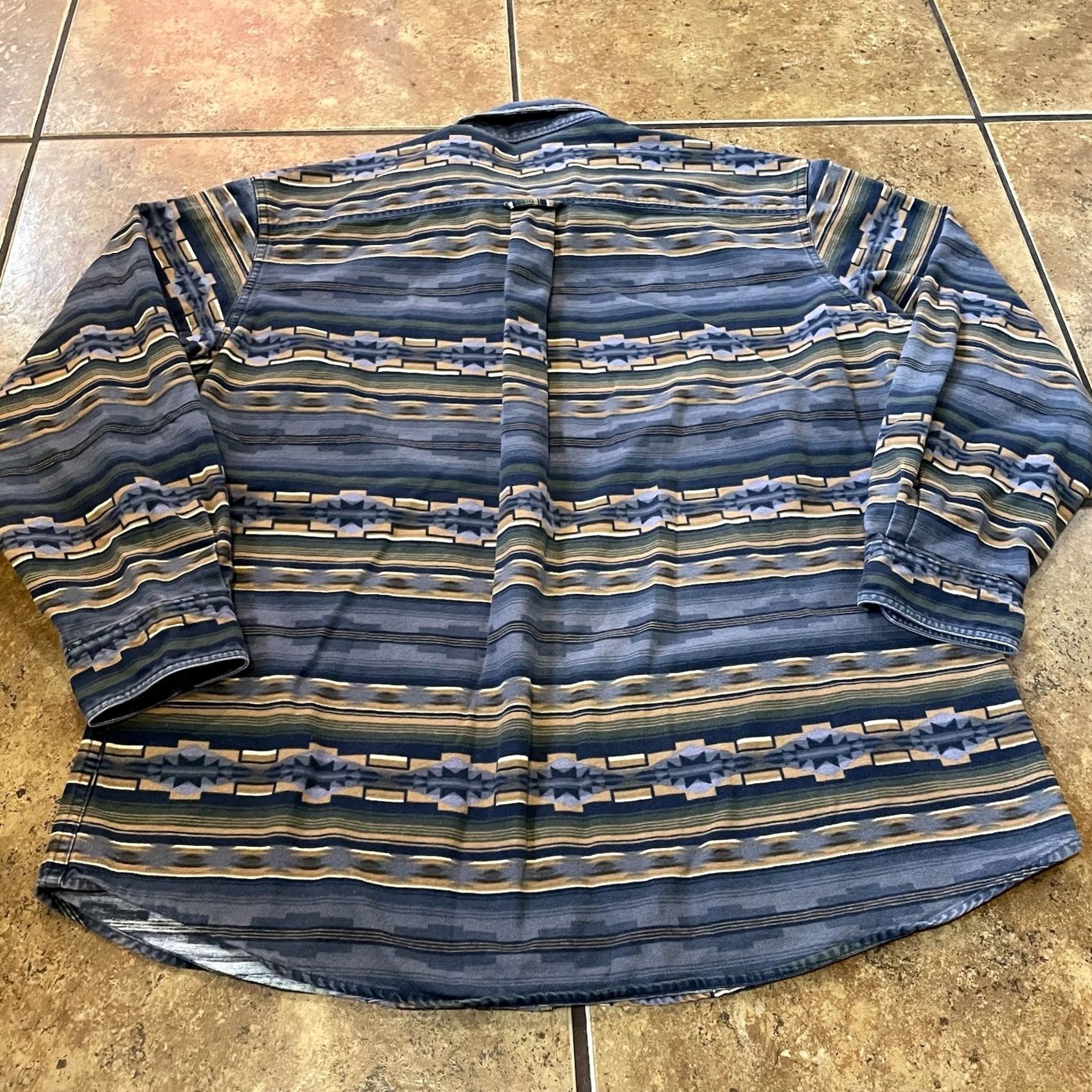 Vintage VINTAGE Woolrich Shirt Mens L Button-Down Southwest Aztec Flannel Size US L / EU 52-54 / 3 - 4 Thumbnail