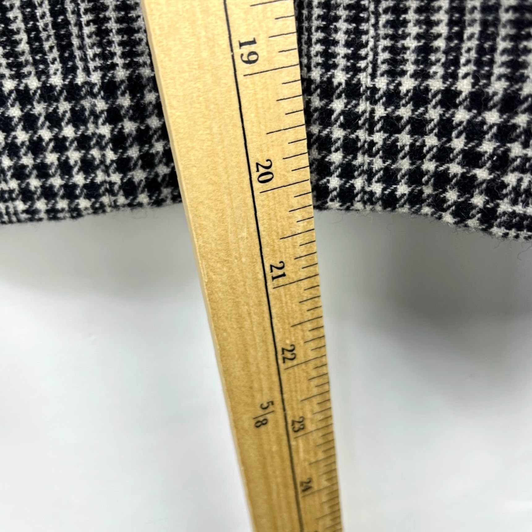 Pendleton VINTAGE Pendleton Blazer Womens Petite Small Plaid Made in USA USA White 6 / 8 Tuxedo Petites Womens Blazer Size M / US 6-8 / IT 42-44 - 7 Thumbnail