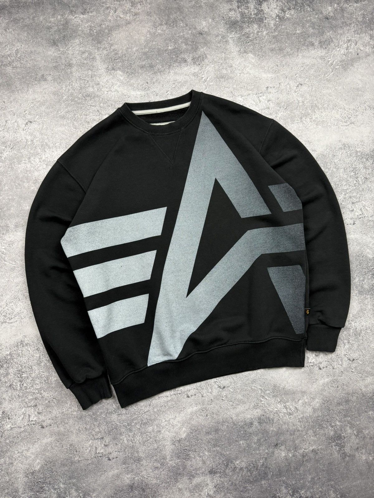 Alpha Industries Vintage Alpha Industries Big Logo Black Sweatshirt Size XL Size US XL / EU 56 / 4 - 3 Thumbnail