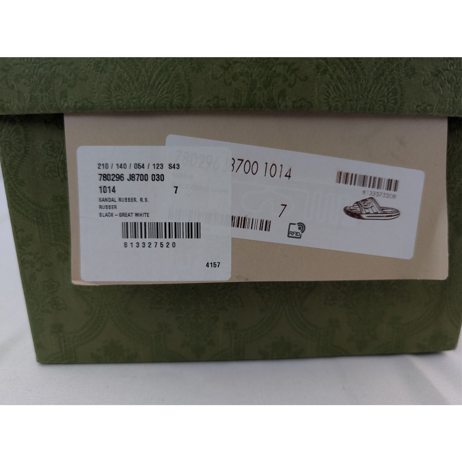 Gucci o1rshd1 Pursuit Logo Embossed Rubber Slide Slippers in Black Size US 7.5 / EU 40-41 - 18 Thumbnail