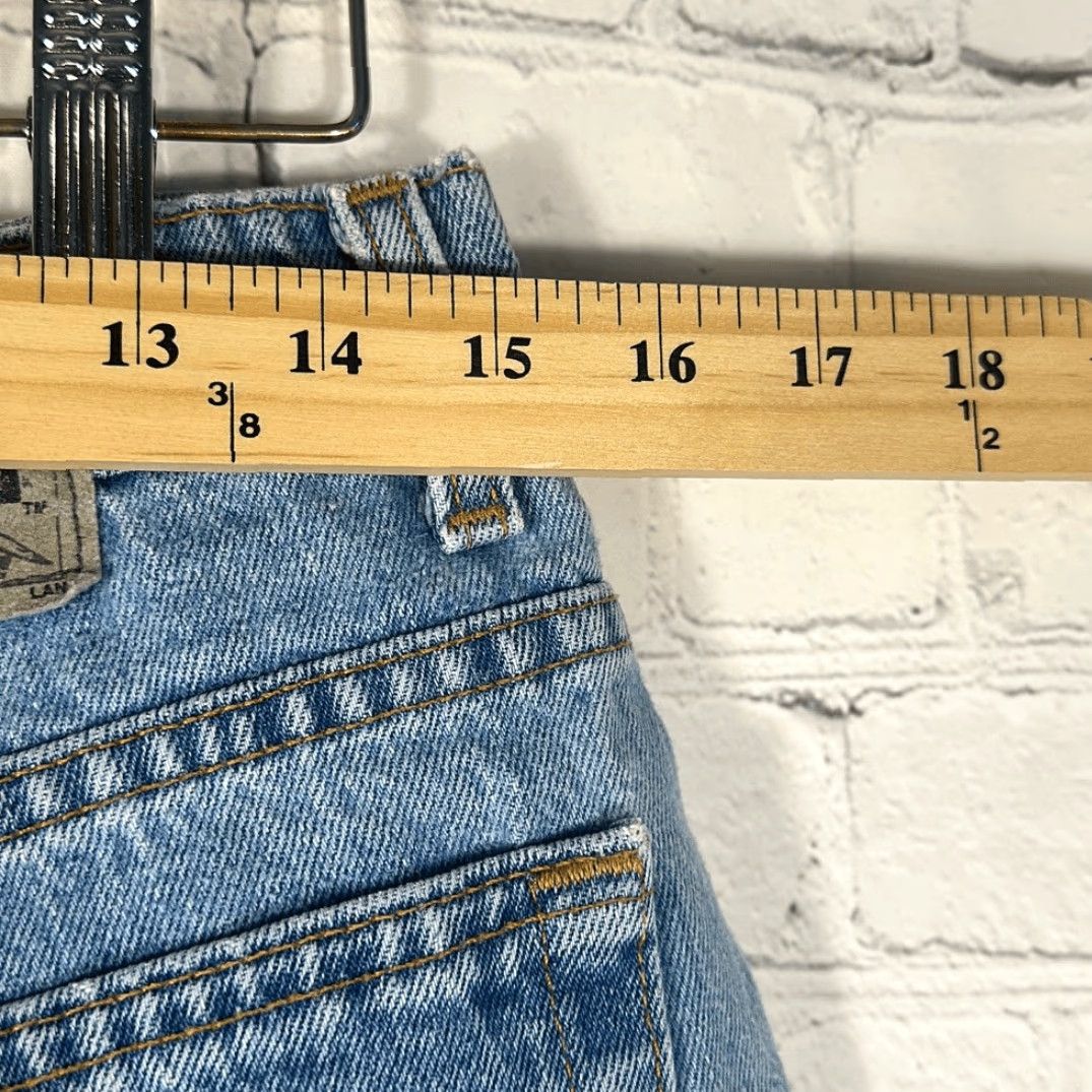 Levi's VINTAGE Levi’s Silvertab Daisy Dukes Shorts Cut-Off Jeans Womens 13/14 Blue 3” Inseam 12” Length Boys? Womens Size 34" / US 12 / IT 48 - 7 Thumbnail