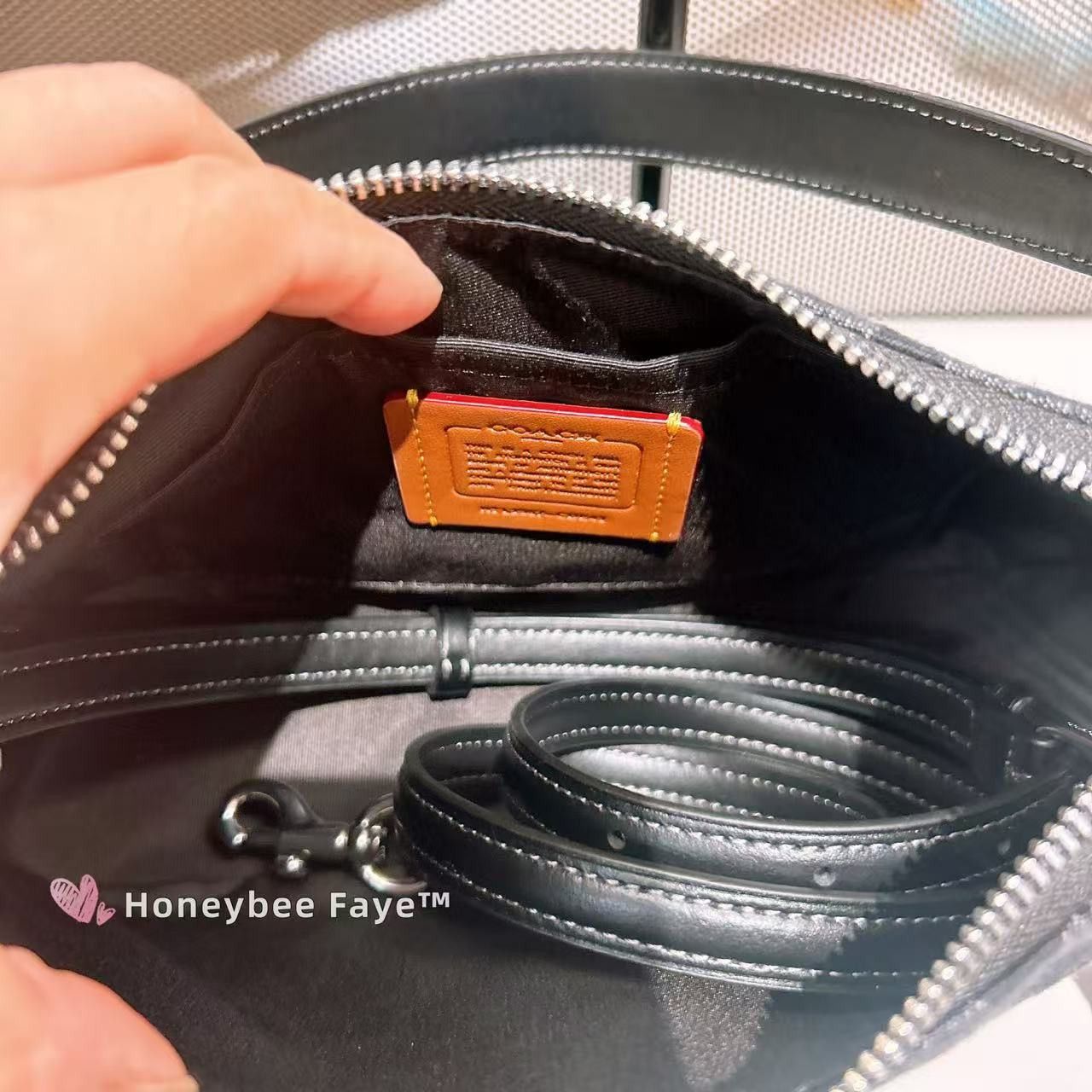 Coach Teri Shoulder Bag In Signature Denim CDE43 Size ONE SIZE - 7 Thumbnail