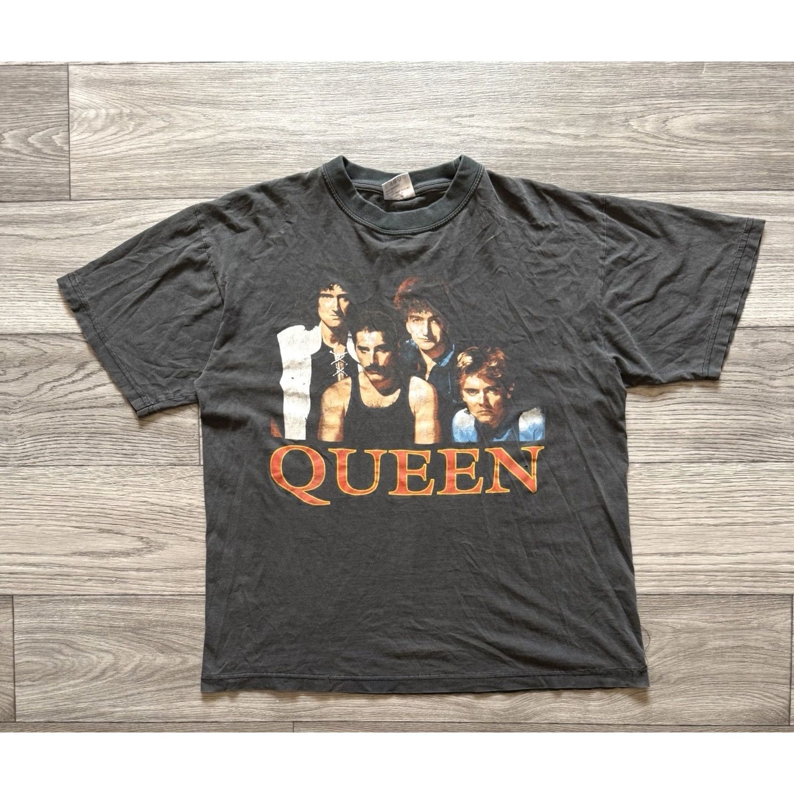 Vintage VINTAGE Queen Band 1990s - 2000s T-Shirt 100% Cotton Freddie Mercury Rock Tee Size L Mens Gray Size US L / EU 52-54 / 3 - 2 Thumbnail