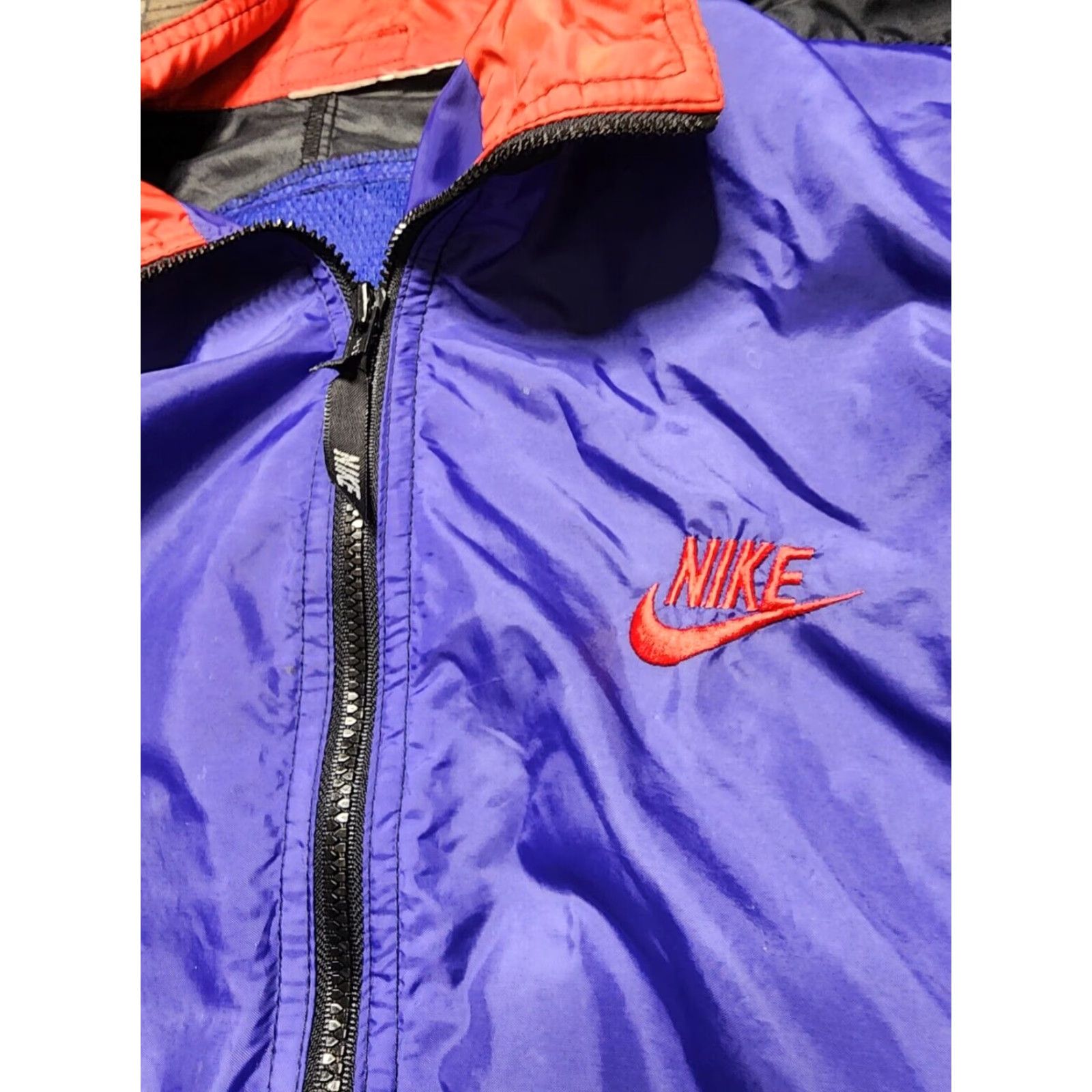 Nike VINTAGE Nike Jacket Windbreaker Mens 90s XL Black Grape Red Full Zip Hooded Coat Logo Amazing? Size US XL / EU 56 / 4 - 3 Thumbnail