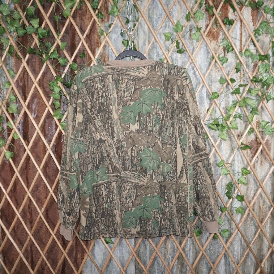 Realtree Medium - Vintage Y2K Realtree camo LS pocket 1990s t-shirt Size US M / EU 48-50 / 2 - 3 Thumbnail