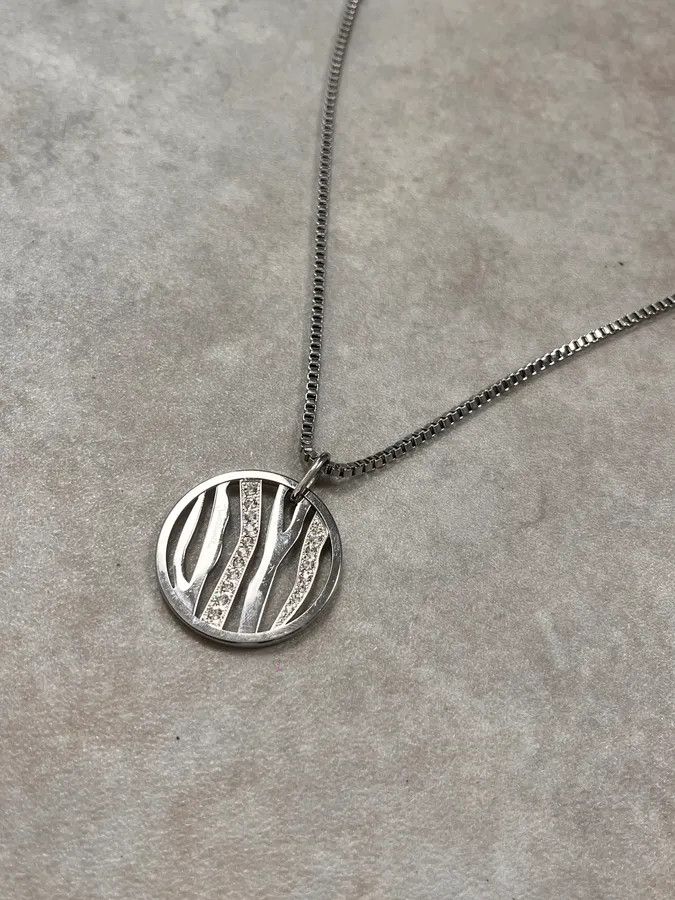 Roberto Cavalli 2000s Cavalli Irregular Stress Circular Pendant Necklace Size ONE SIZE - 3 Thumbnail