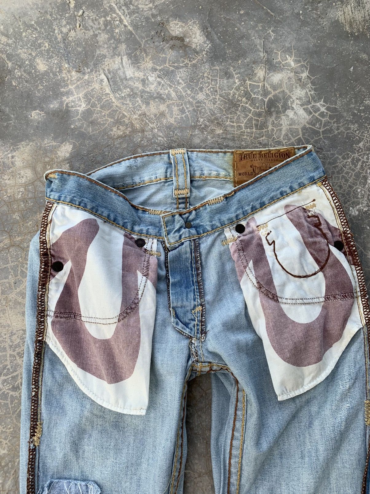 True Religion Rare Distressed True Religion Jeans size 31 Size US 31 - 20 Thumbnail