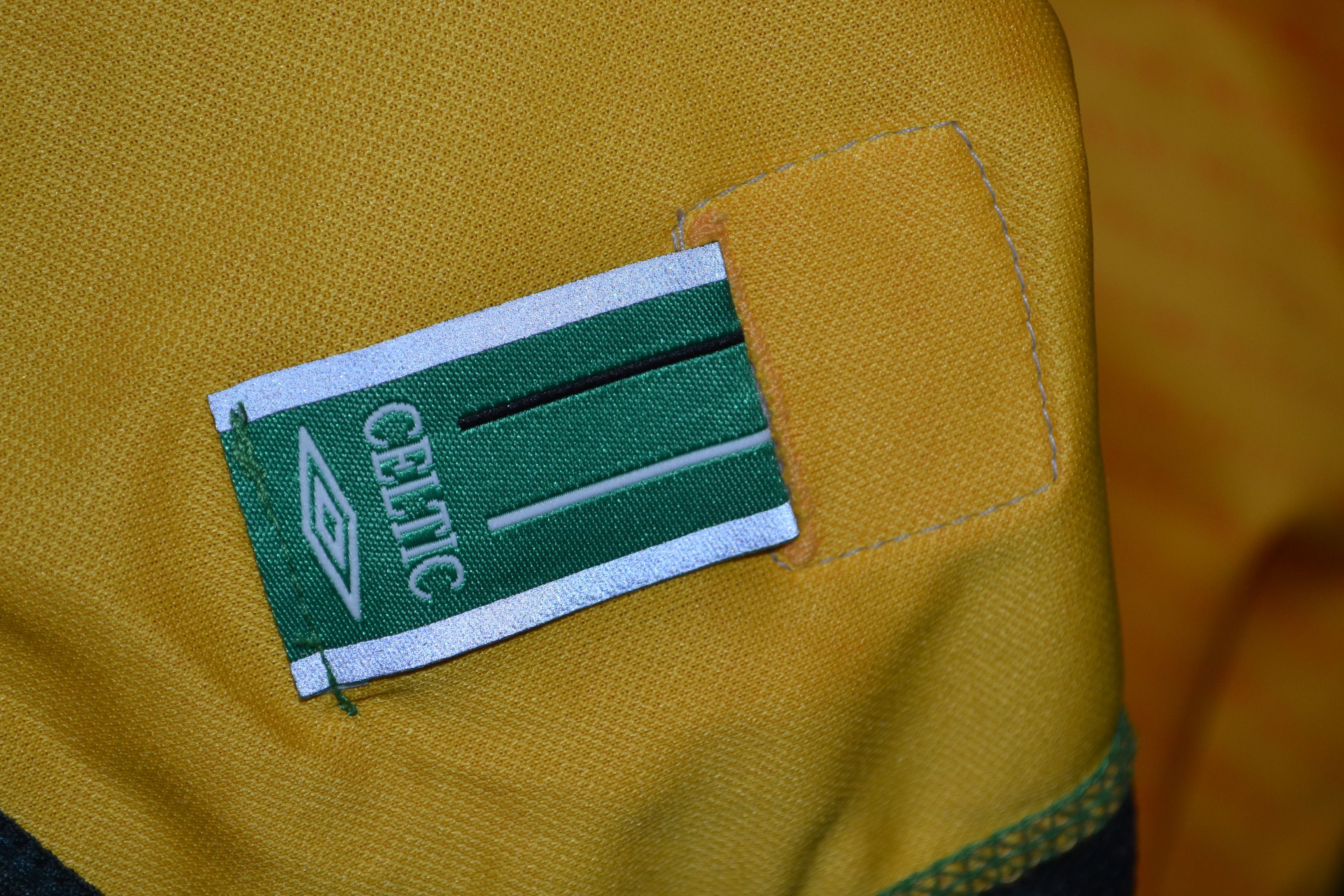Umbro Celtic 2002 2003 Away Vintage Football Soccer Umbro XL Size US XL / EU 56 / 4 - 9 Thumbnail