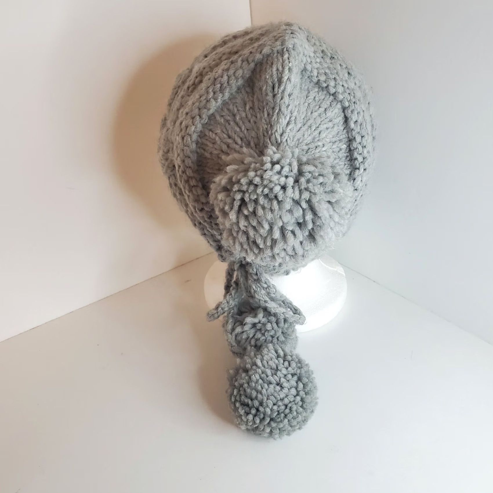 Burton VINTAGE Burton Snowboards Womens Ponytail Beanie Flower Gray Y2K Size ONE SIZE - 3 Thumbnail